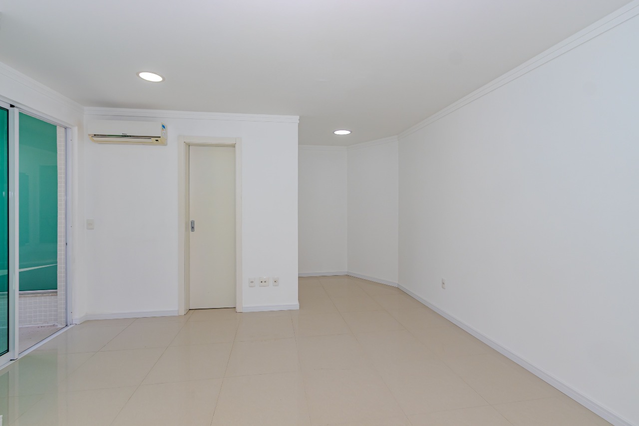Apartamento diferenciado à venda no Pioneiros: 