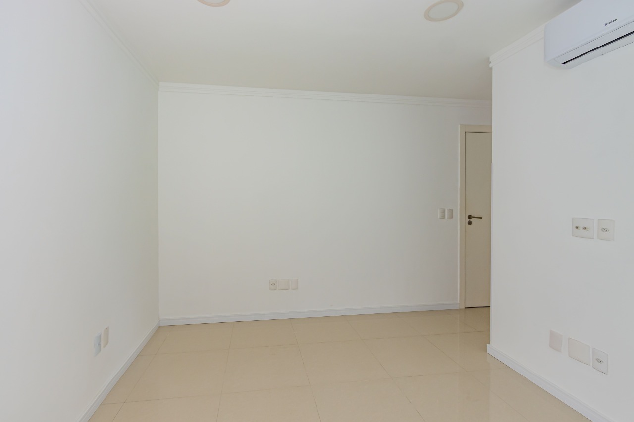 Apartamento diferenciado à venda no Pioneiros: 