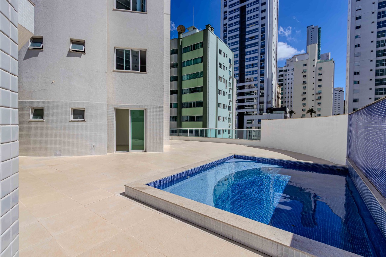 Apartamento diferenciado à venda no Pioneiros: 