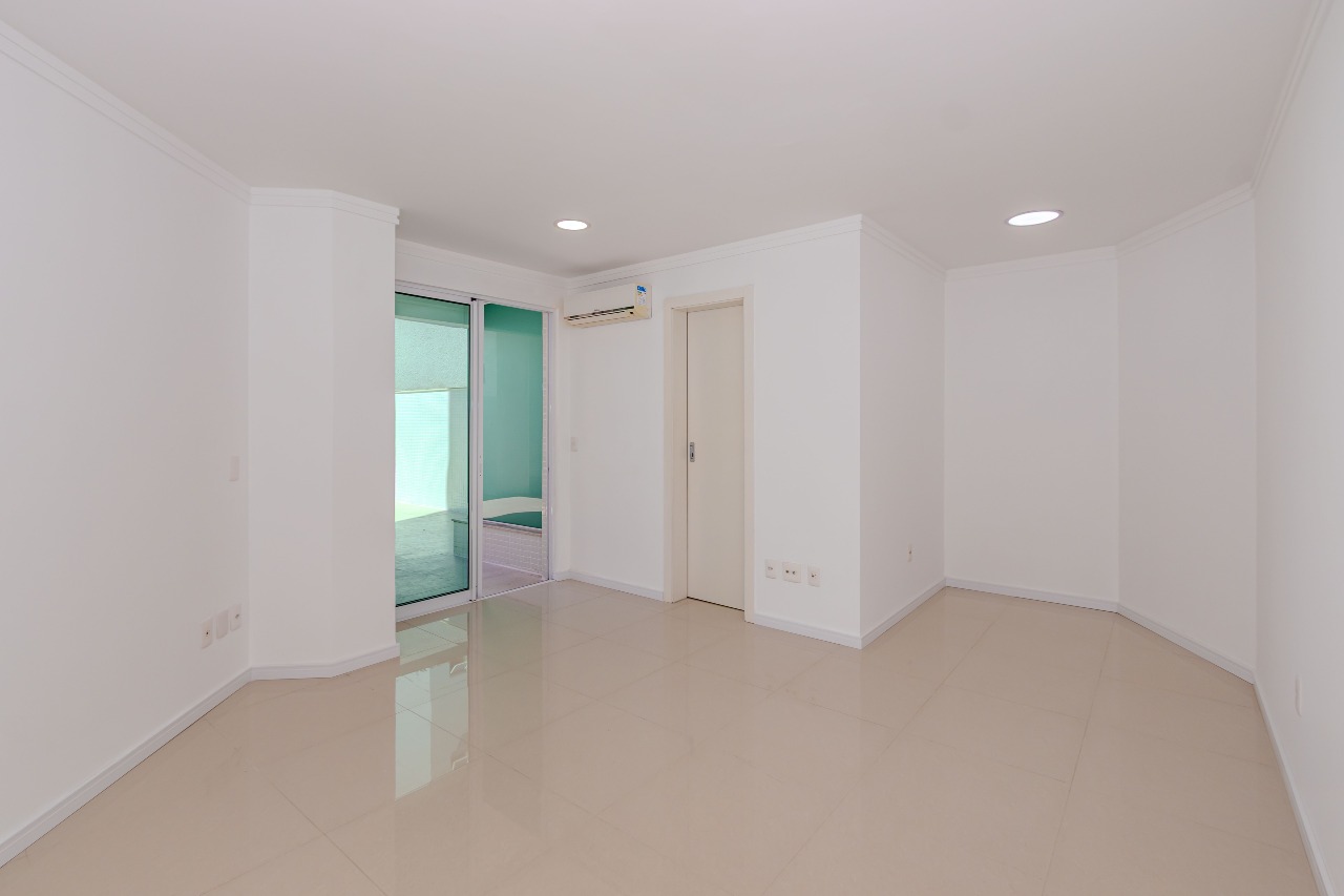 Apartamento diferenciado à venda no Pioneiros: 