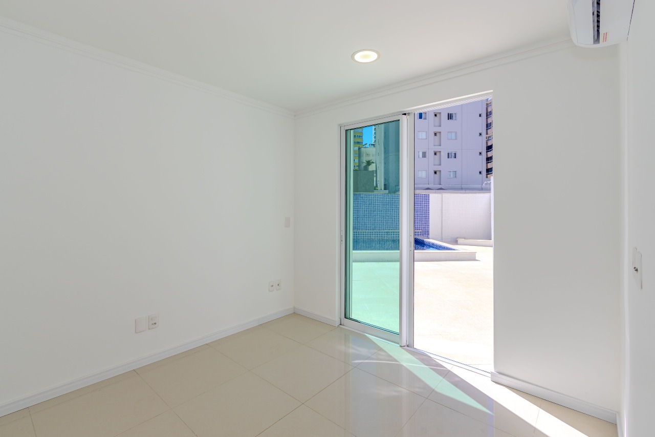Apartamento diferenciado à venda no Pioneiros: 