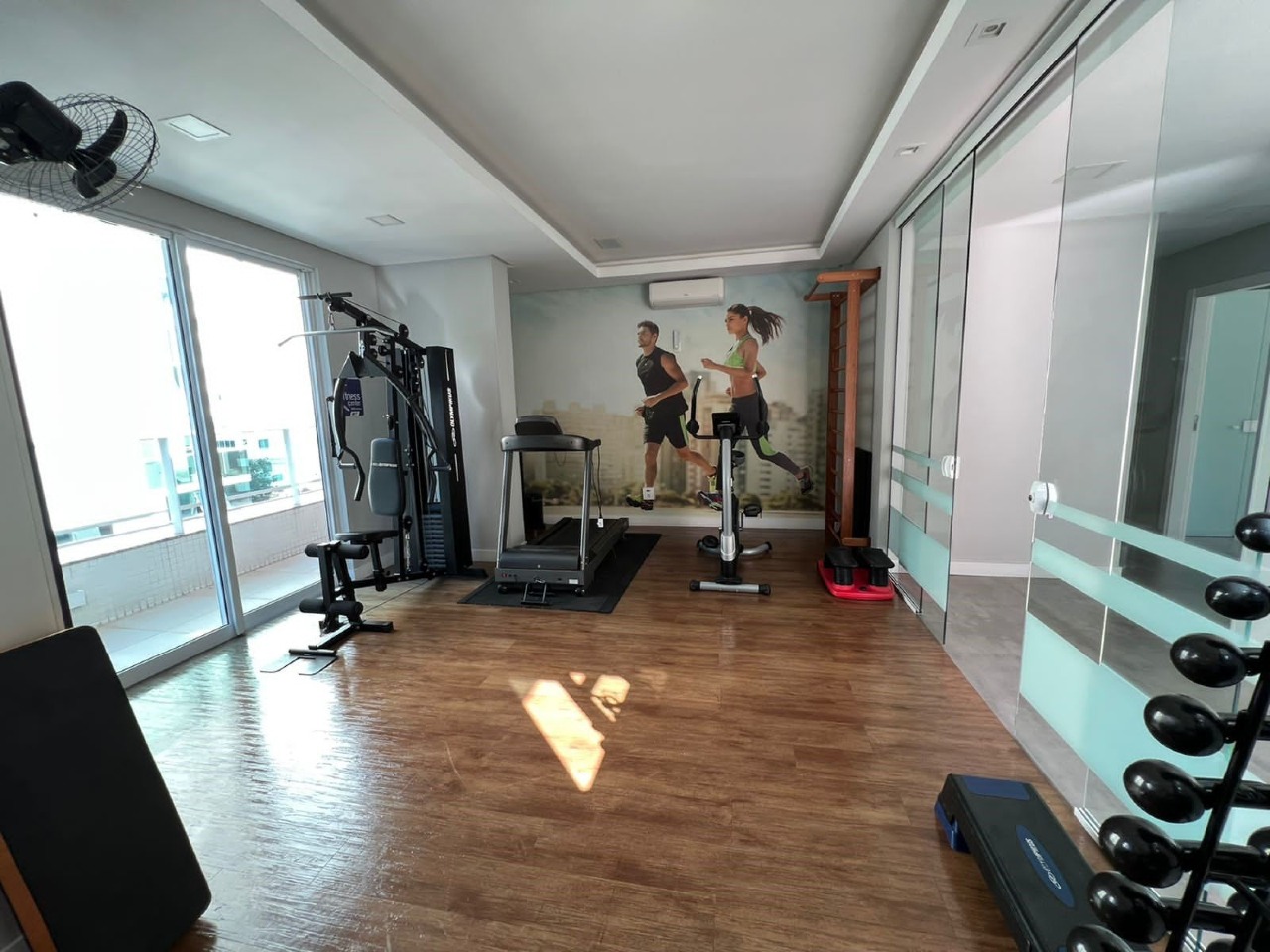 Apartamento à venda no Pioneiros: 