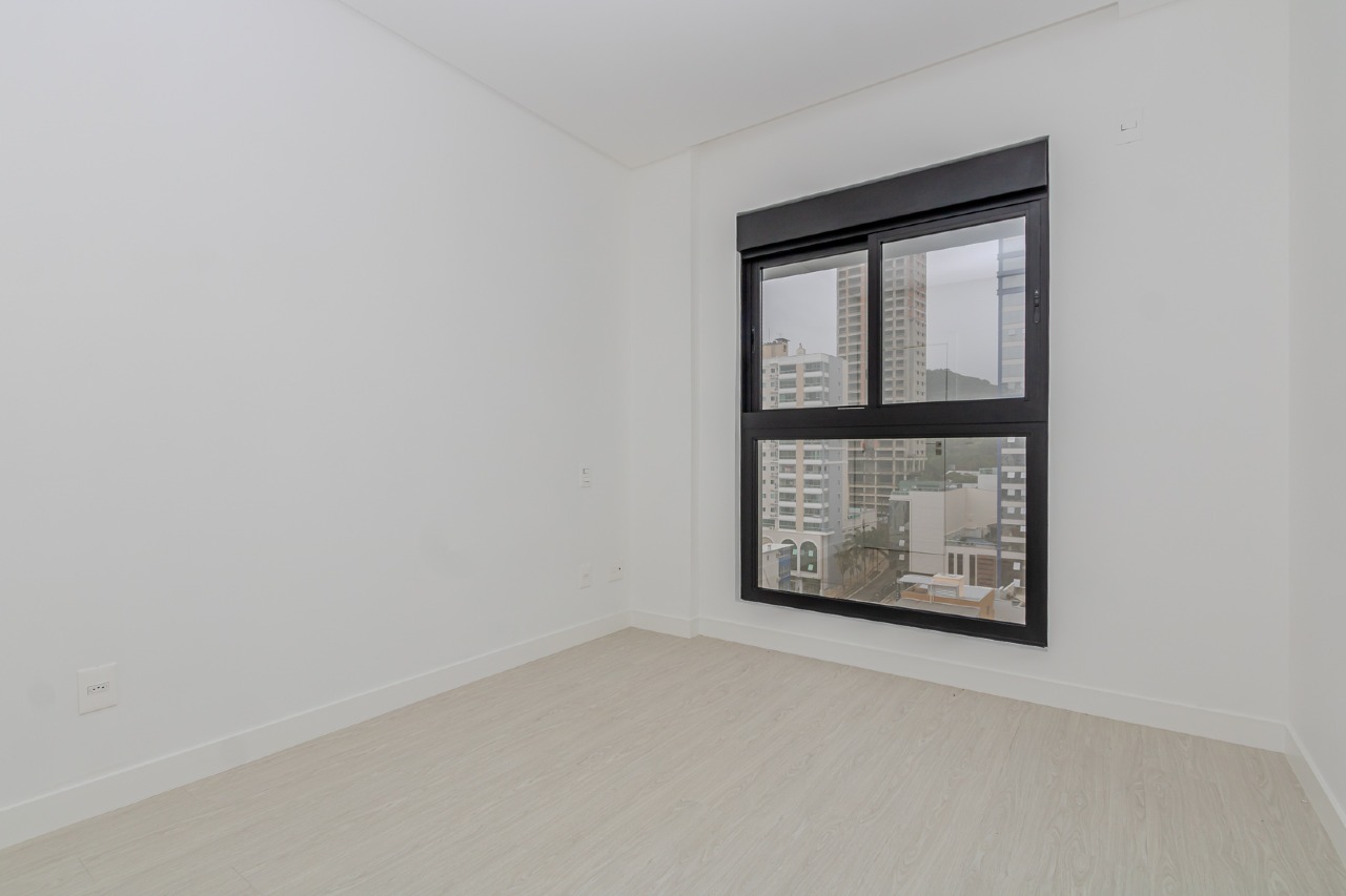 Apartamento à venda no Pioneiros: 