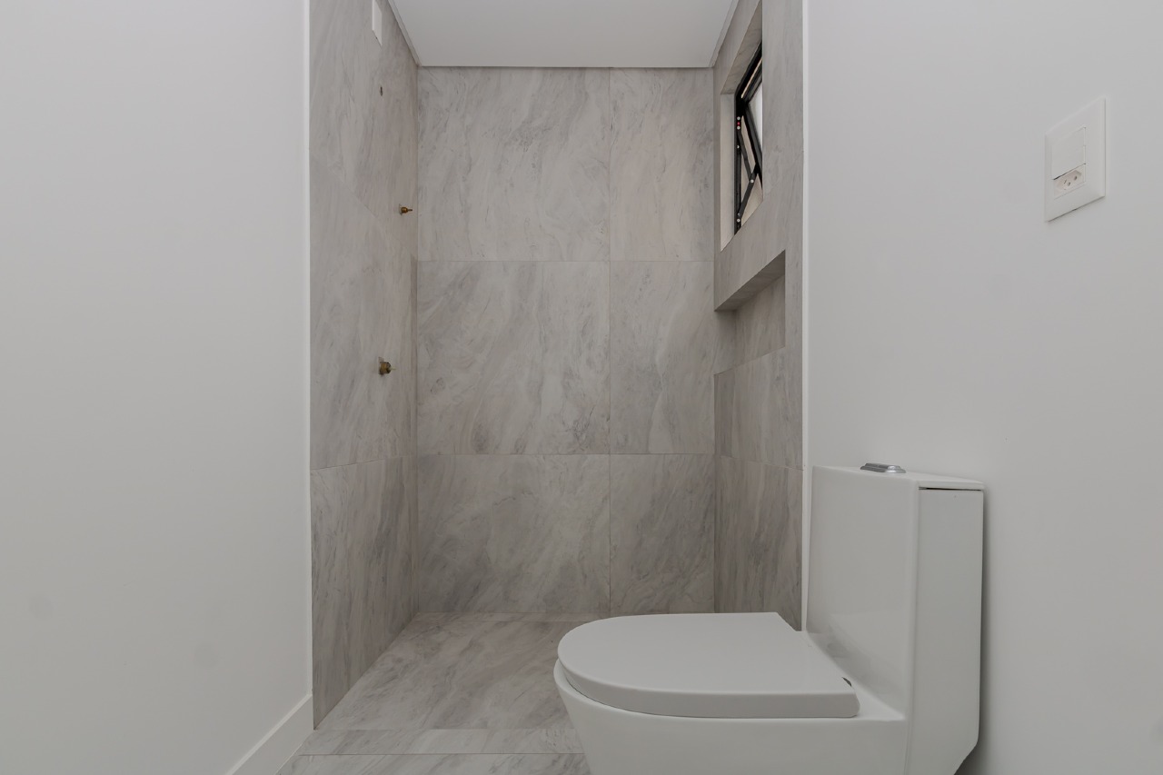 Apartamento à venda no Pioneiros: 