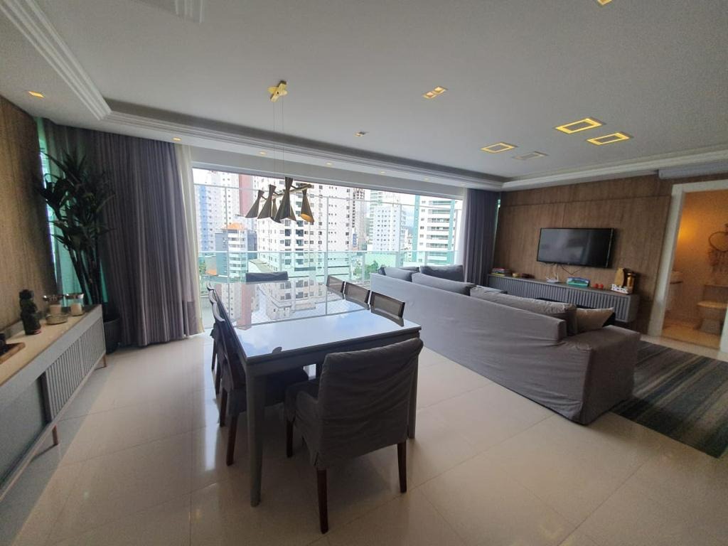 Apartamento diferenciado à venda no Centro: 