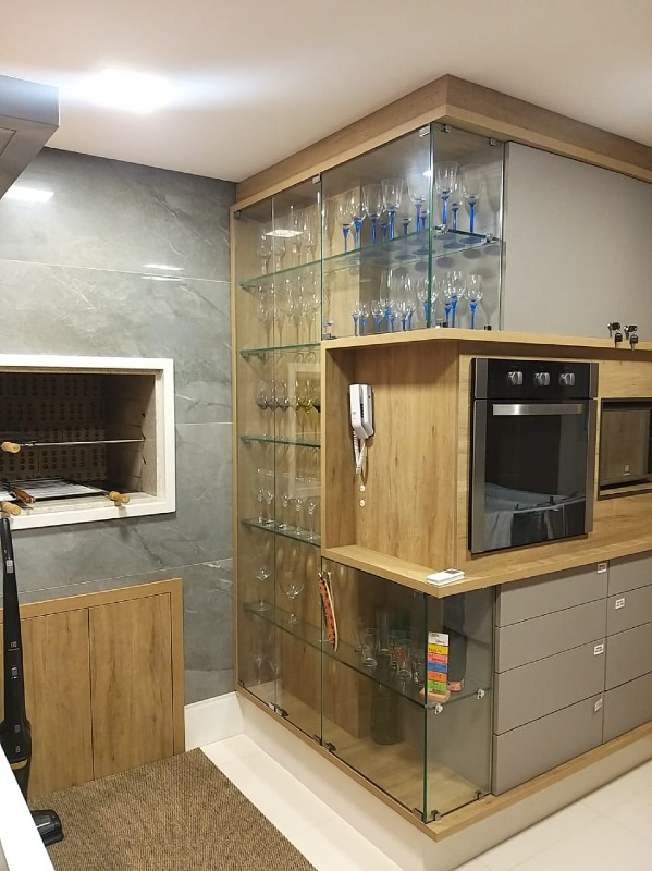 Apartamento diferenciado à venda no Centro: 