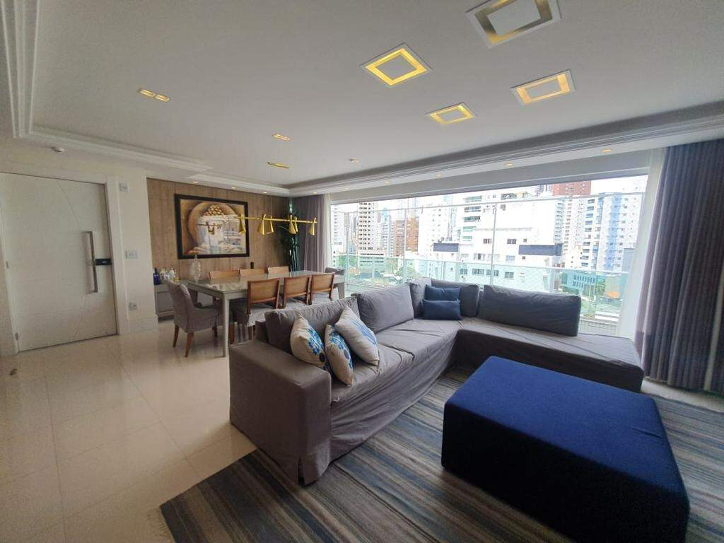 Apartamento diferenciado à venda no Centro: 