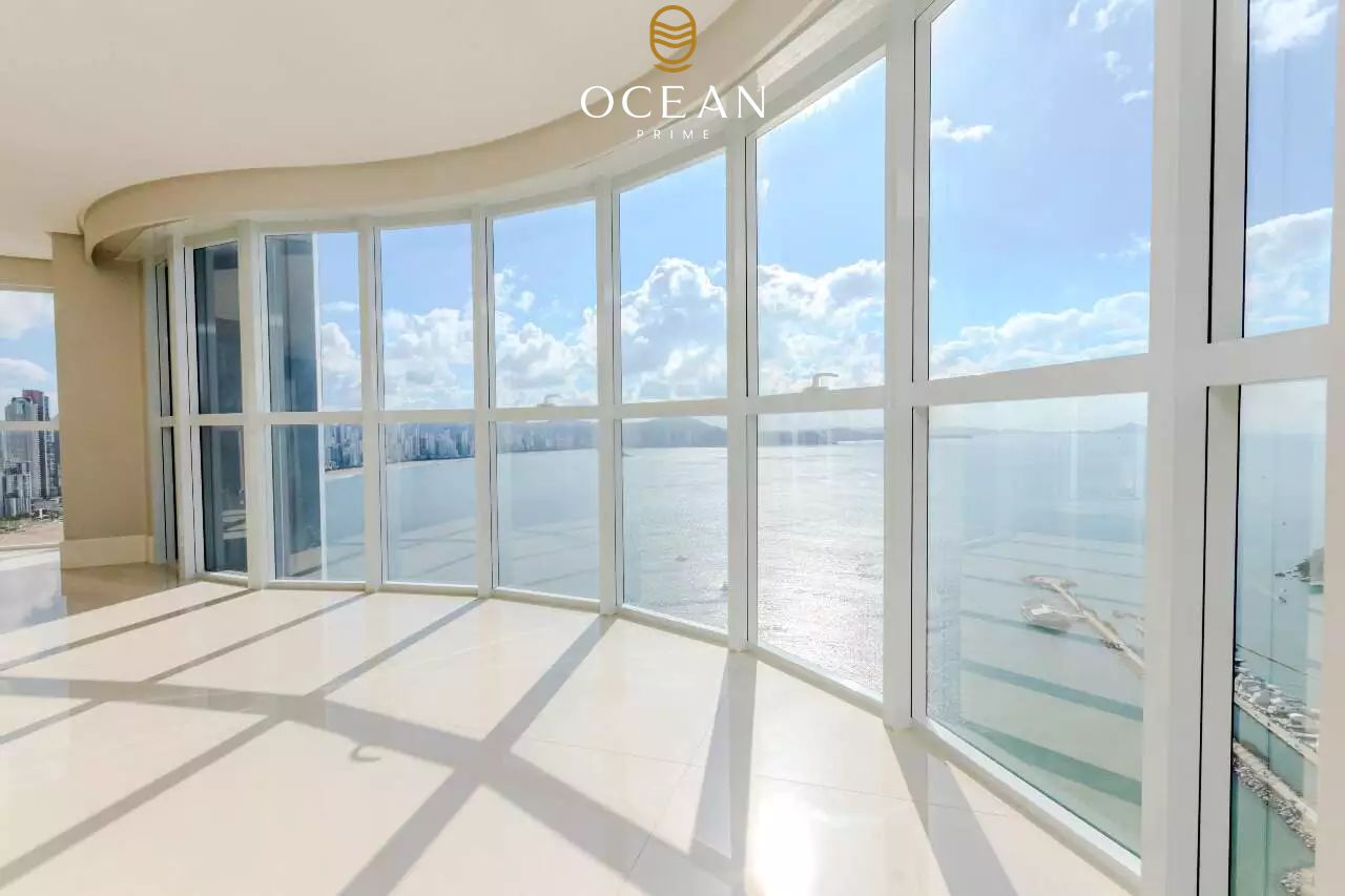 Apartamento à venda no Frente Mar: