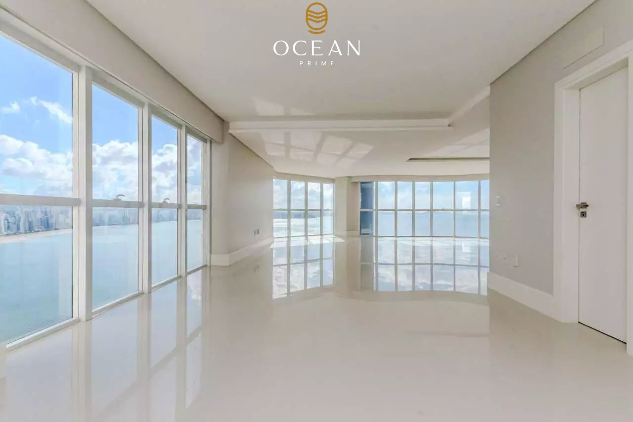Apartamento à venda no Frente Mar:
