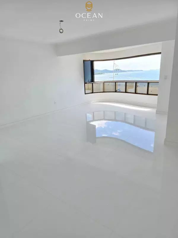 Apartamento à venda no Frente Mar: