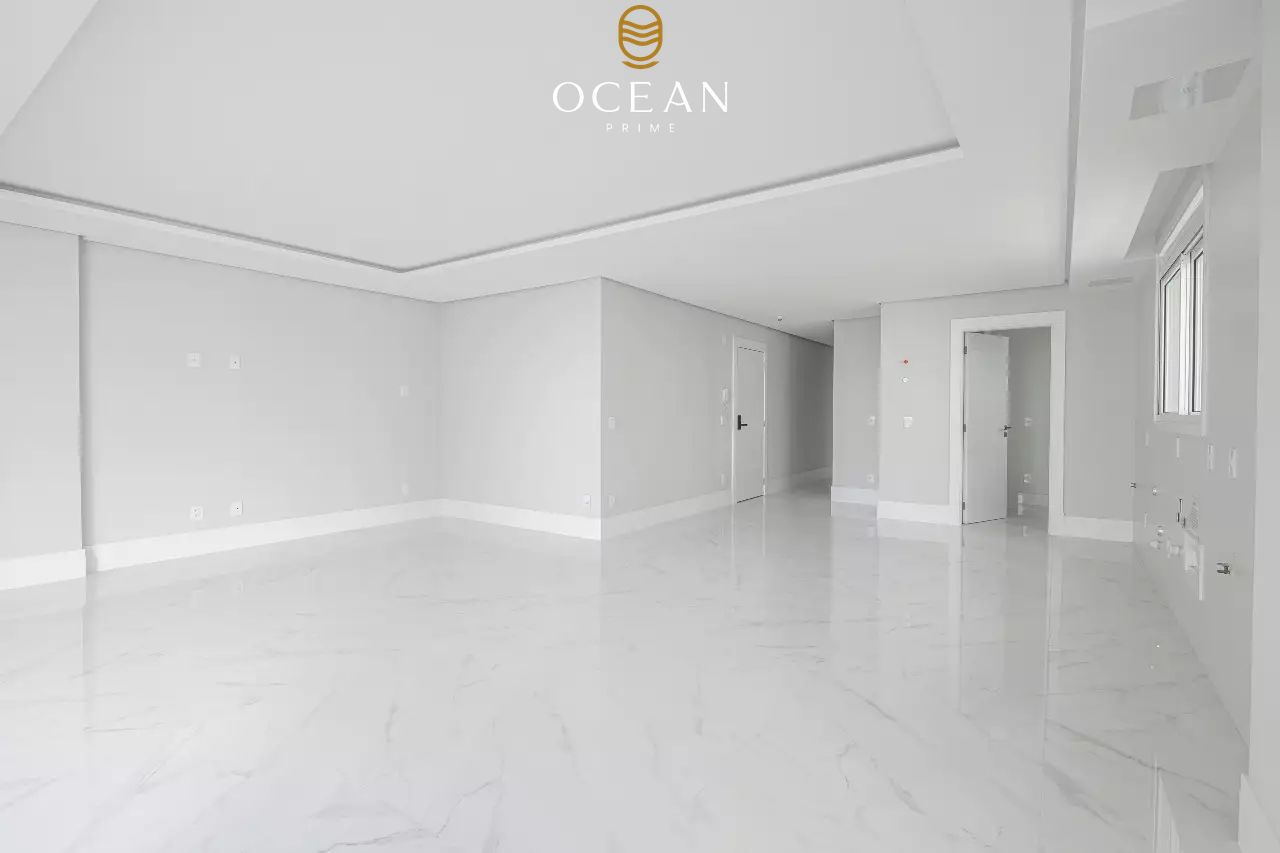 Apartamento à venda no Pioneiros: 