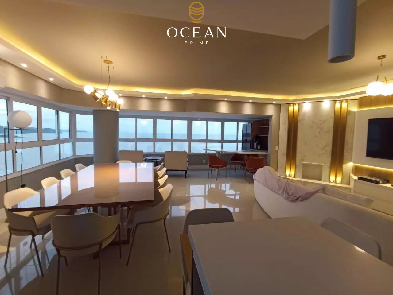 Cobertura Duplex à venda no Frente Mar: