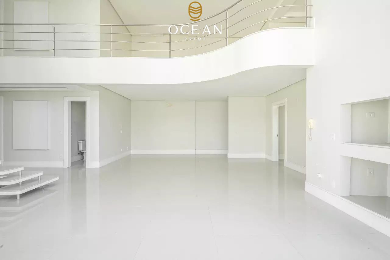 Apartamento Duplex à venda no Barra Sul: