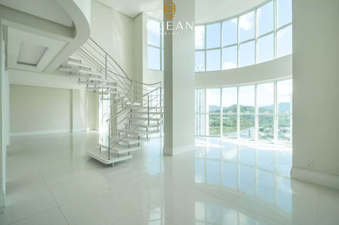 Apartamento Duplex à venda no Barra Sul:
