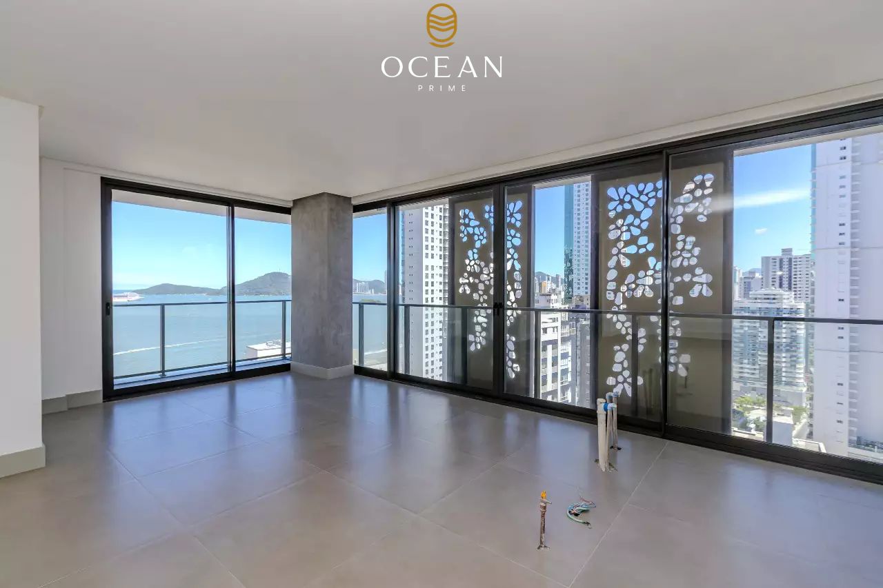 Apartamento à venda no Pioneiros: 