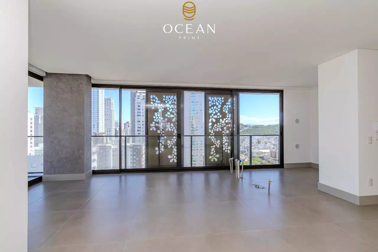 Apartamento à venda no Pioneiros: 