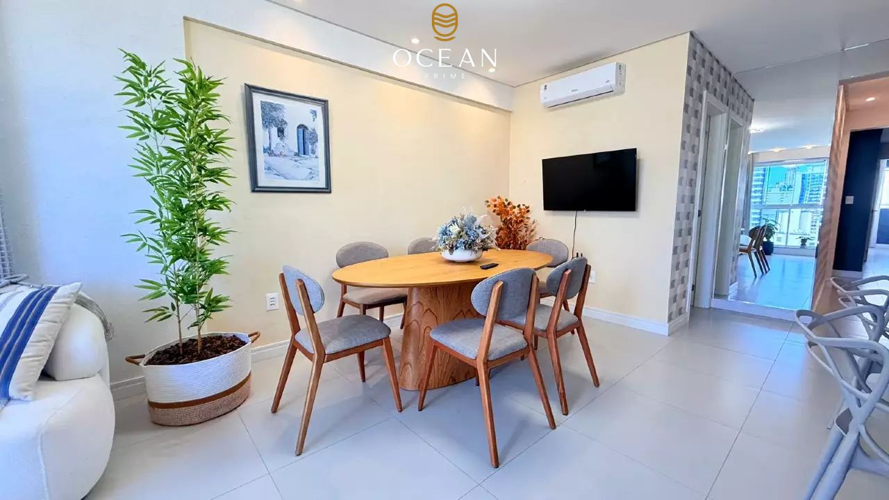 Apartamento à venda no Meia Praia: