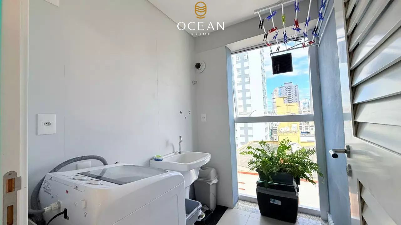Apartamento à venda no Meia Praia: