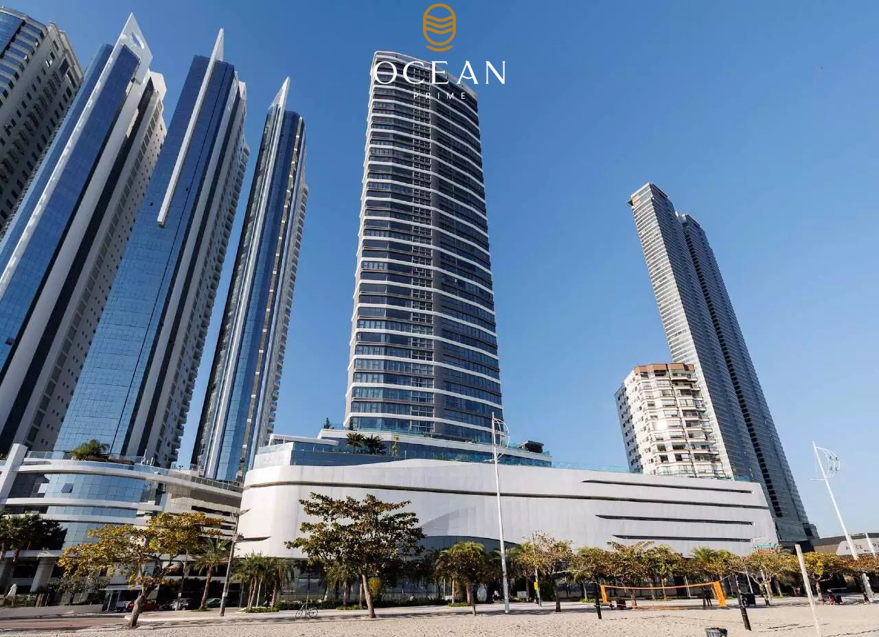 Apartamento a venda no Edifício Pharos em Balneário Camboriú - Frente Mar
