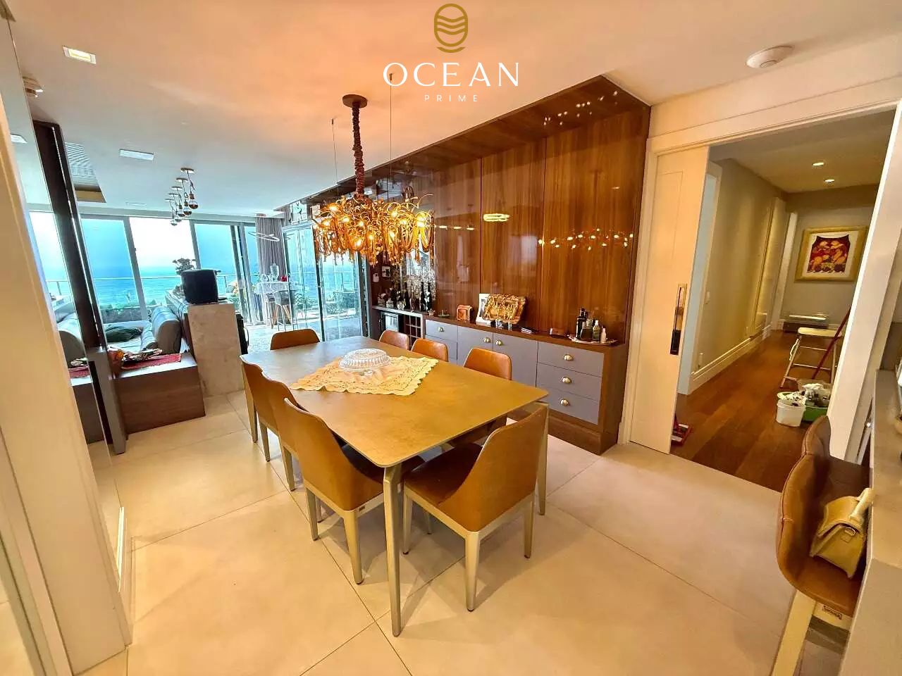 Apartamento à venda no Frente Mar: 